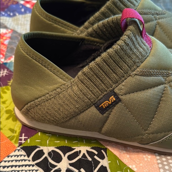 Teva Green Quilted Slip-Ons with Magenta Pulls - Picture 3 of 4